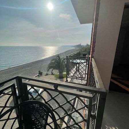 Leon Beach Hotel New Athos Eksteriør billede